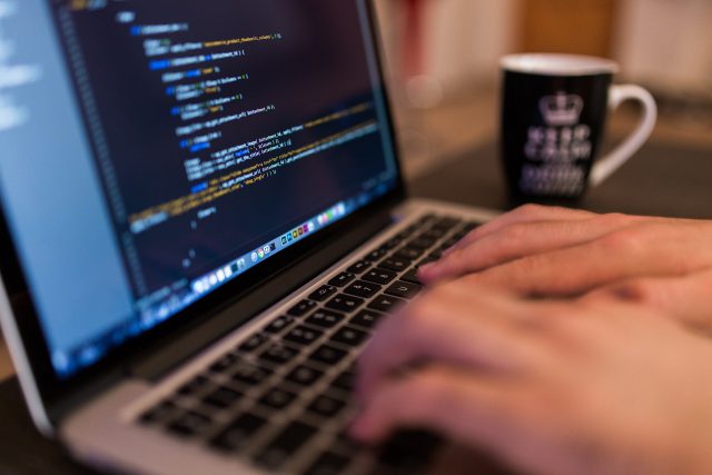 Samodzielna nauka programowania – jak zacząć?